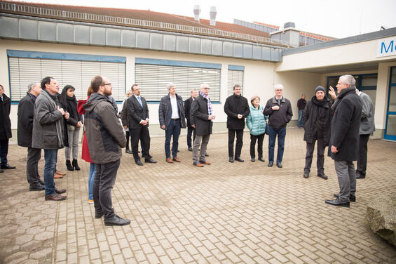 Gäste auf dem VIP-Rundgang durch die Werkstätten