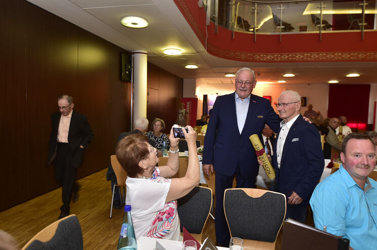 Gratulation Ehrenmeisterfeier Stadthalle Limbach-Oberfrohna