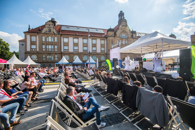 Theaterplatz mit Blick auf Kunstsammlungen