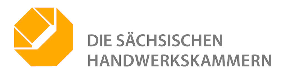Das Bild zeigt das Logo der Arbeitsgemeinschaft der drei sächsischen Handwerkskammern Chemnitz, Dresden und zu Leipzig.