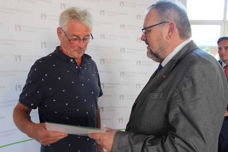 Rund 130 Prüferinnen und Prüfer aus über 20 Gewerken sind am 10. Juni der Einladung der Handwerkskammer Chemnitz zu einer Feier gefolgt. 