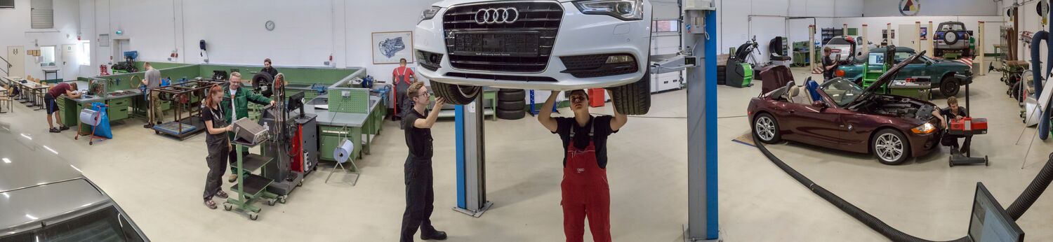 Kfz-Halle der HWK Chemnitz in Plauen.